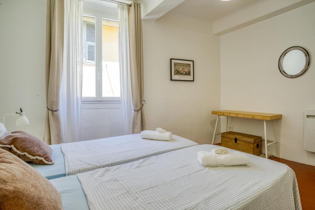 Apartment Typique - 2 Bedrooms,typical Apartment-old Town Nice