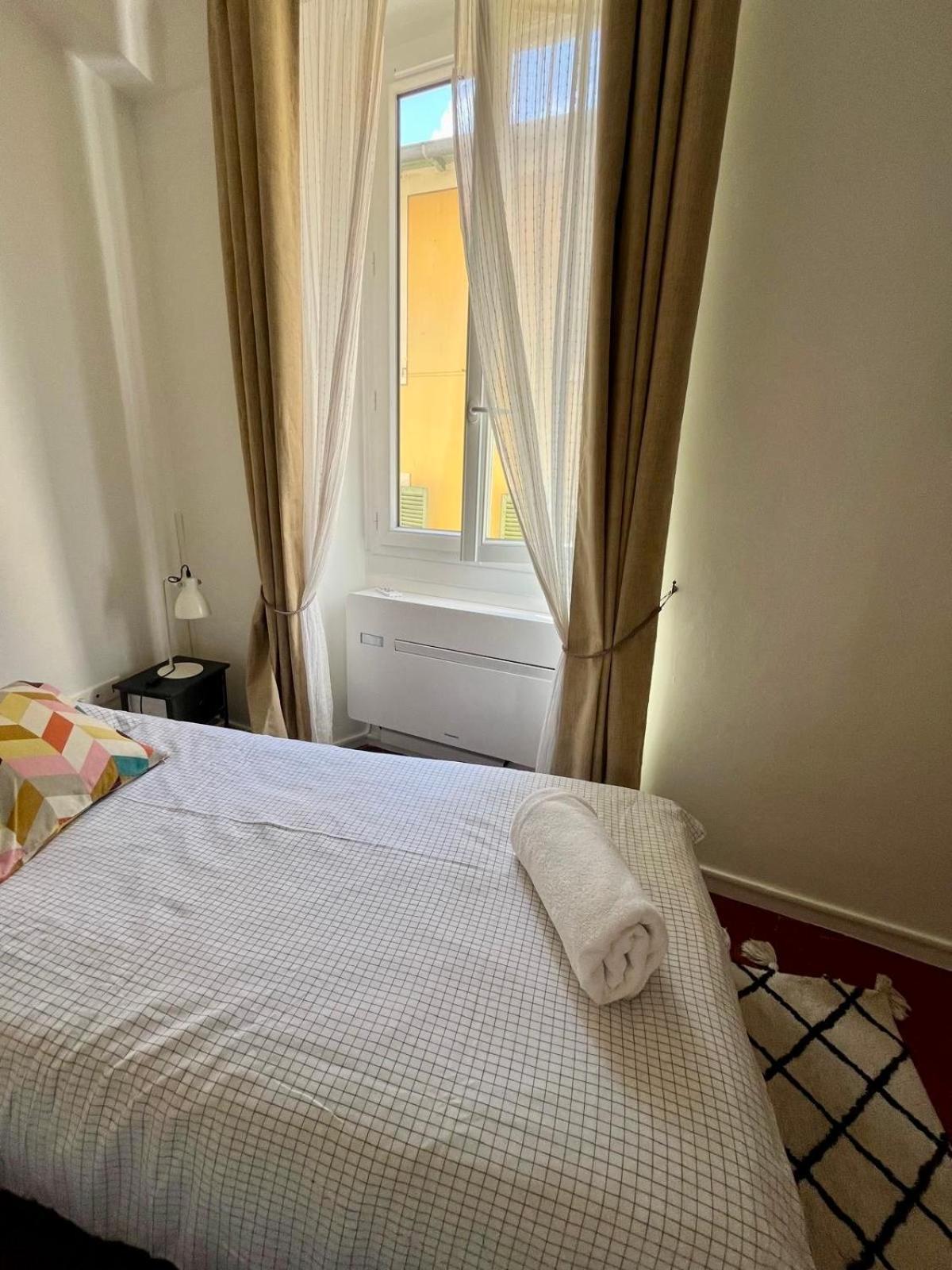 Typique - 2 Bedrooms,typical Apartment-old Town